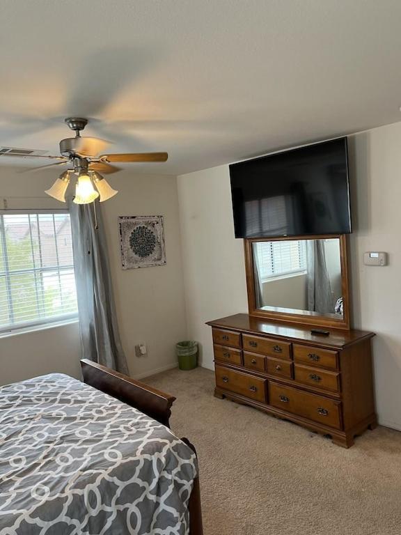 Vic'S 3 Bedroom 4Beds & Pool Centrally Located! Las Vegas Bagian luar foto