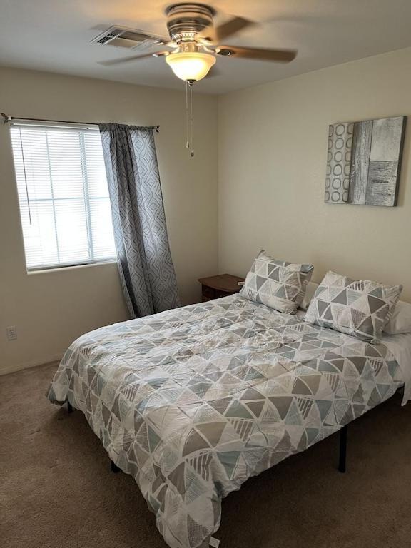 Vic'S 3 Bedroom 4Beds & Pool Centrally Located! Las Vegas Bagian luar foto